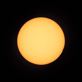 Éclipse solaire à 19 h 32 — disque intact