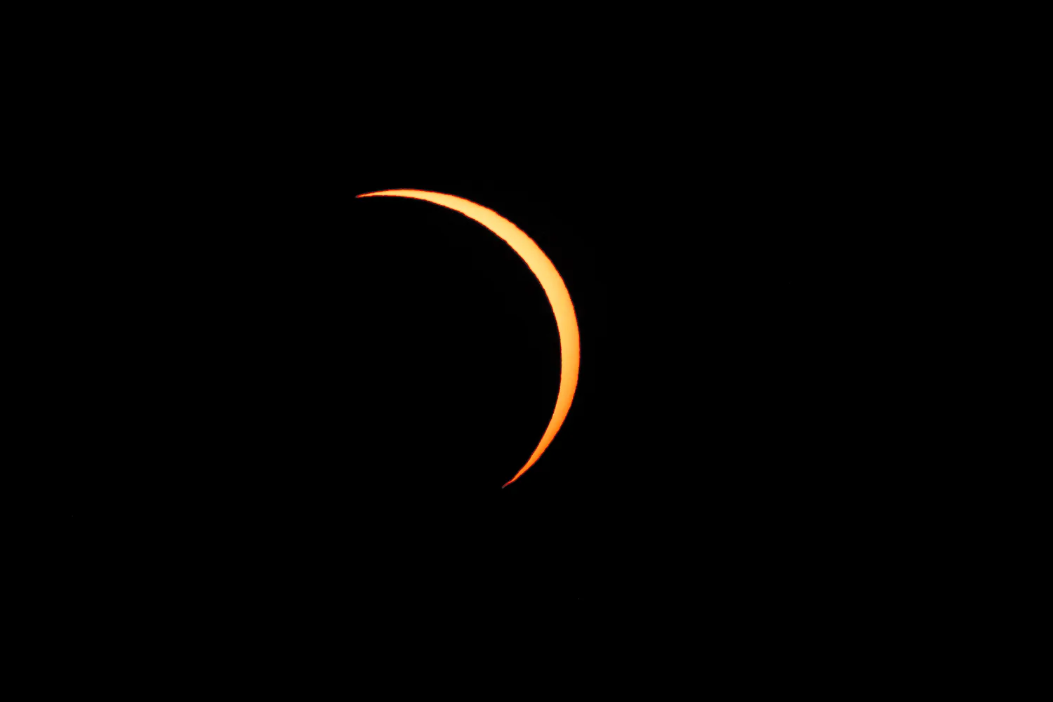 L'Arc Renversé — 20 h 28
